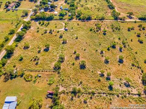 1899 E Leona St, Pearsall, TX 78061