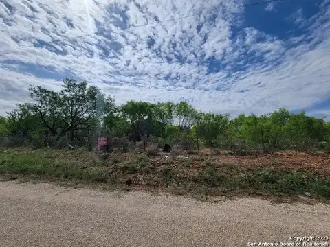 Lot 1 Cr 732, Yancey, TX 78886