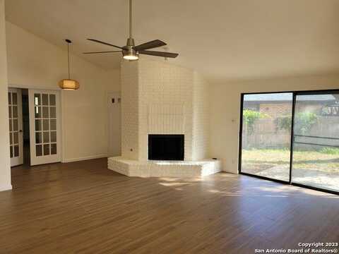 11843 BURNING BEND ST, San Antonio, TX 78249