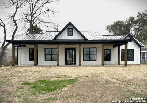 747 N Getty St, Uvalde, TX 78801