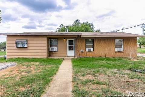 515 E Alabama St, Pearsall, TX 78061