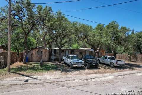 209/211 E 6TH ST, Camp Wood, TX 78833