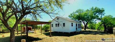 1207 Saltillo, Cotulla, TX 78014