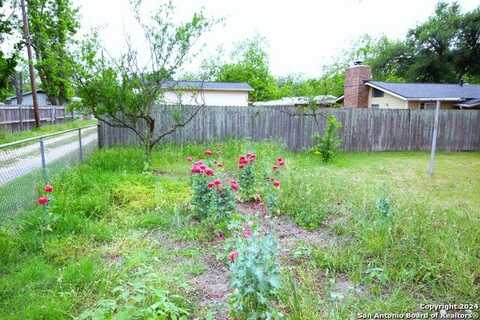 809 Edison, Fredericksburg, TX 78624