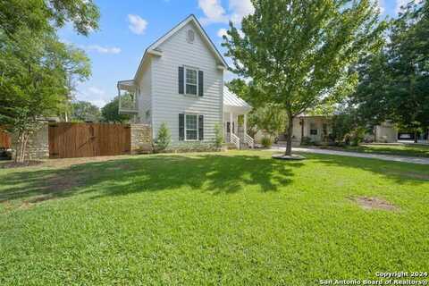 117 W EVERGREEN ST, Boerne, TX 78006