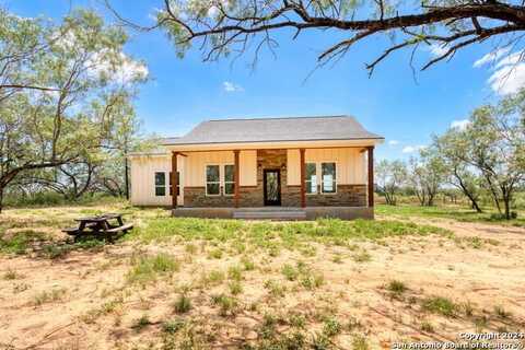 255 COUNTY ROAD 146, Floresville, TX 78114