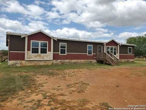 1168 County Road 4600, Dilley, TX 78017