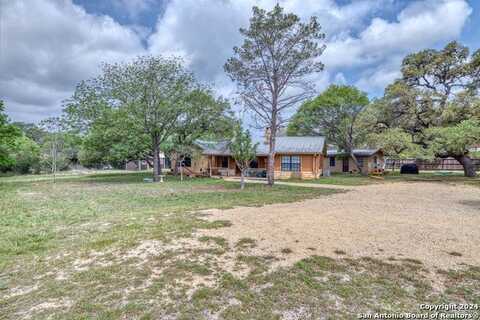 577 Mariposa Avenue, ConCan, TX 78838