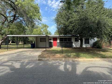 119 GREENLAWN AVE, Pleasanton, TX 78064