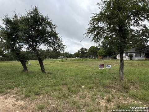 910 11th Street, Blanco, TX 78606