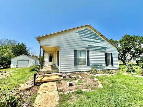 610 N 2nd St, Lincoln, KS 67455