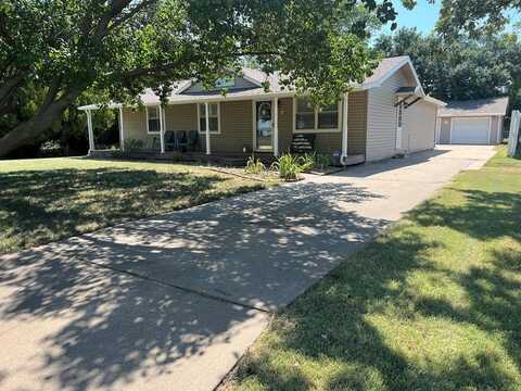 1106 Elizabeth Dr., Ellsworth, KS 67439