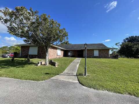 4950 Country Place, Grant, FL 32949