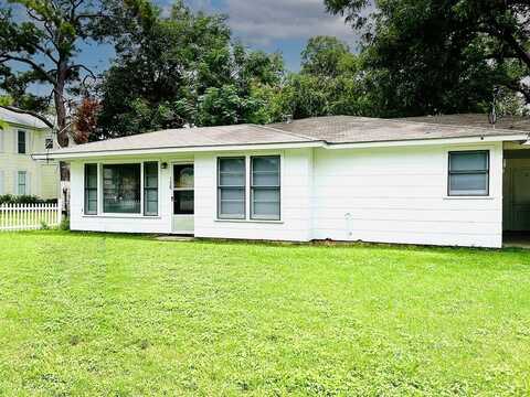 528 East Milam Street, La Grange, TX 78945