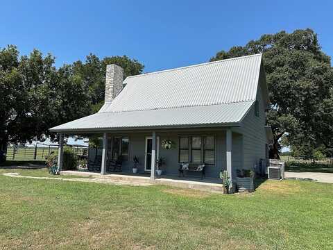 911 Joiner Road, La Grange, TX 78945