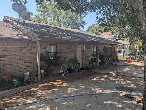 679 West Austin Street, Bellville, TX 77418