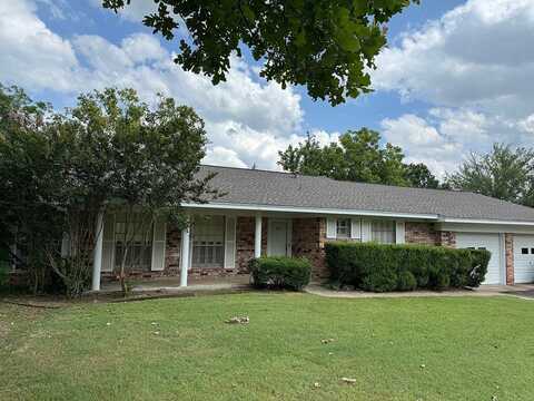 170 East Guy Street, La Grange, TX 78945