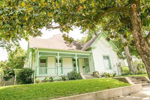 604 Sycamore Street, Brenham, TX 77833