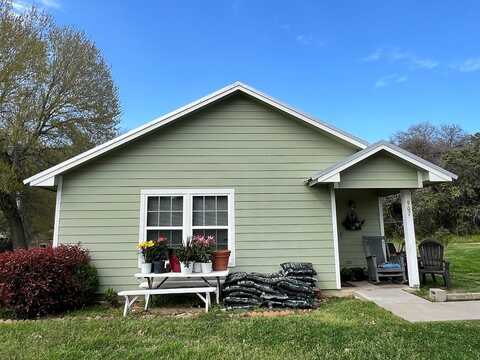 907 Petty Street, Brenham, TX 77833