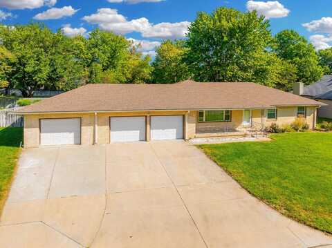 714 E Clay St, Valley Center, KS 67147