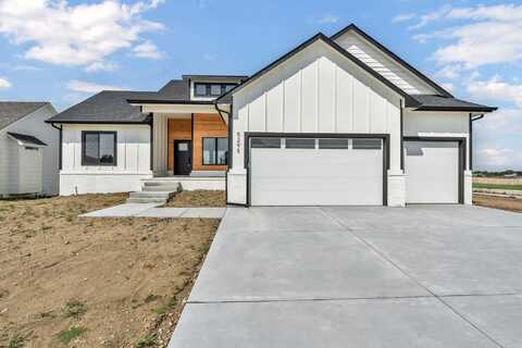 5295 Holder Ln, Bel Aire, KS 67226