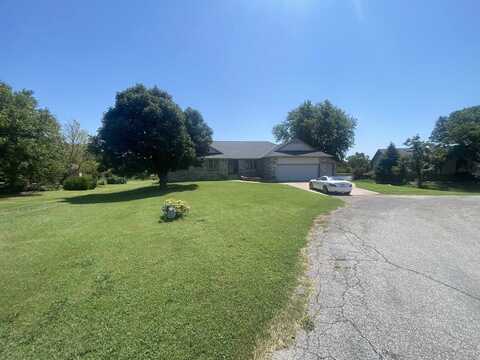 6 Hoylake CT, Winfield, KS 67156