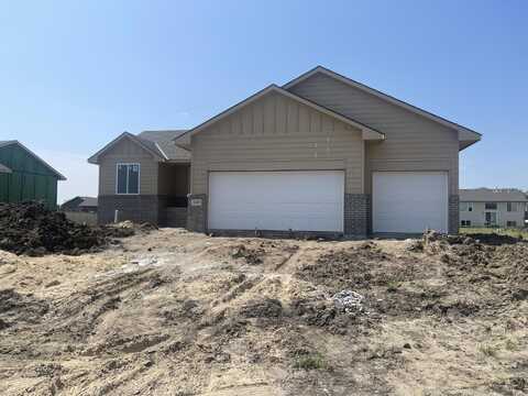 1609 N Wildflower Ct, Andover, KS 67002