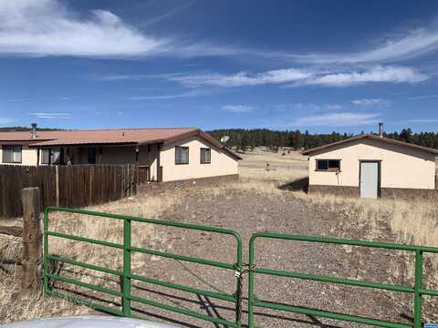 57 Luna Valley Road, Luna, NM 87824