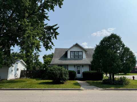 130 W Glenn Street, Prairie Du Chien, WI 53821