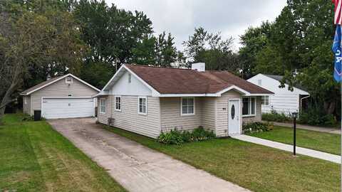 921 Lemonweir Parkway, Tomah, WI 54660