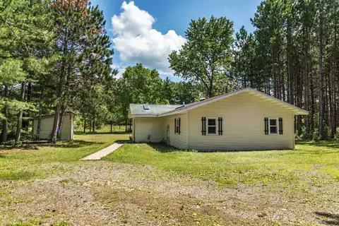 N5588 1st Court, Oxford, WI 53952