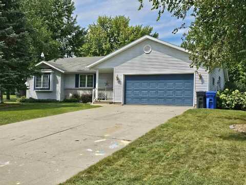 140 Anna Circle, Columbus, WI 53925