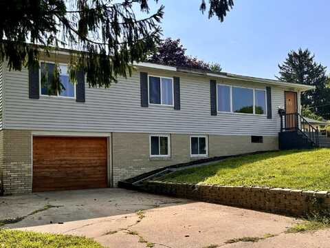 309 N Johnson Street, Dodgeville, WI 53533