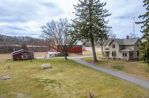 E6393 Ski Hill Road, Reedsburg, WI 53959