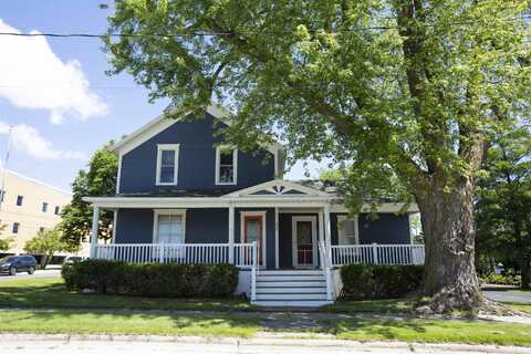 208 S 4th Avenue, Sturgeon Bay, WI 54235