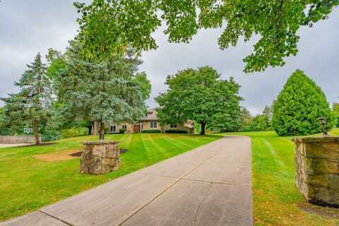 82 Chequamegon Bay, Madison, WI 53719