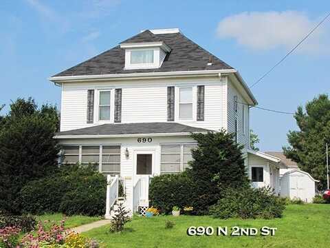 690 N 2nd Street, Platteville, WI 53818