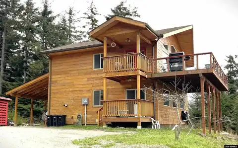 230 Hemlock Street, Hoonah, AK 99829