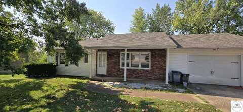 811 Circle, Warsaw, MO 65355