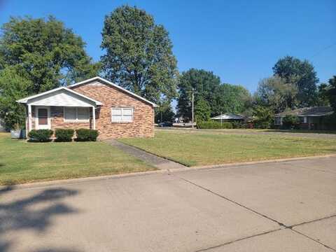 706 Taylor Ave, Sikeston, MO 63801