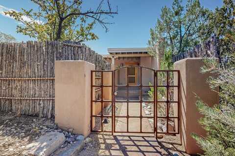 302 Los Arboles Dr, Santa Fe, NM 87501