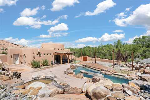 19 Camino Juandell, Chimayo, NM 87522