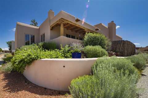 6 Camino Botanica, Santa Fe, NM 87507