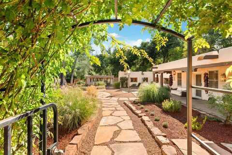 1571 Bishops Lodge Road, Santa Fe, NM 87506