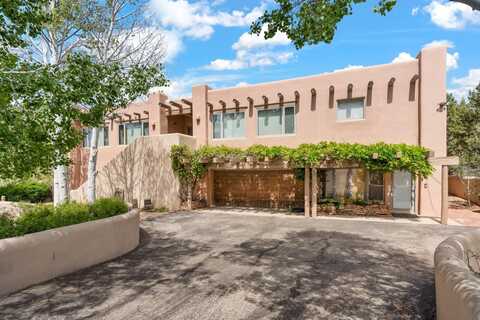 1281 Este Lane, Santa Fe, NM 87501