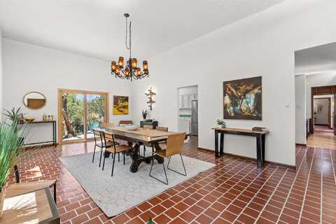 1094 Governor Dempsey Drive, Santa Fe, NM 87501