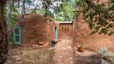 019 Redwood Grove, Jemez Pueblo, NM 87024