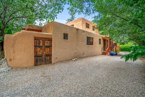 322 Camino Cerrito, Santa Fe, NM 87505