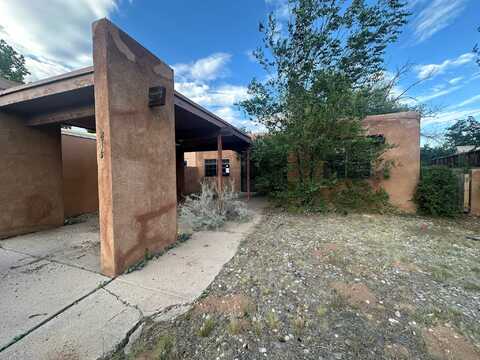 2713 Calle Serena, Santa Fe, NM 87505