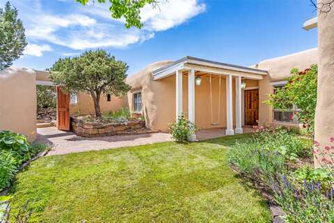 46 Laughing Horse Lane, Santa Fe, NM 87508